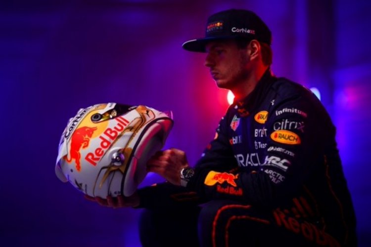 Verstappen 2028 sezonu sonuna kadar Red Bull'da
