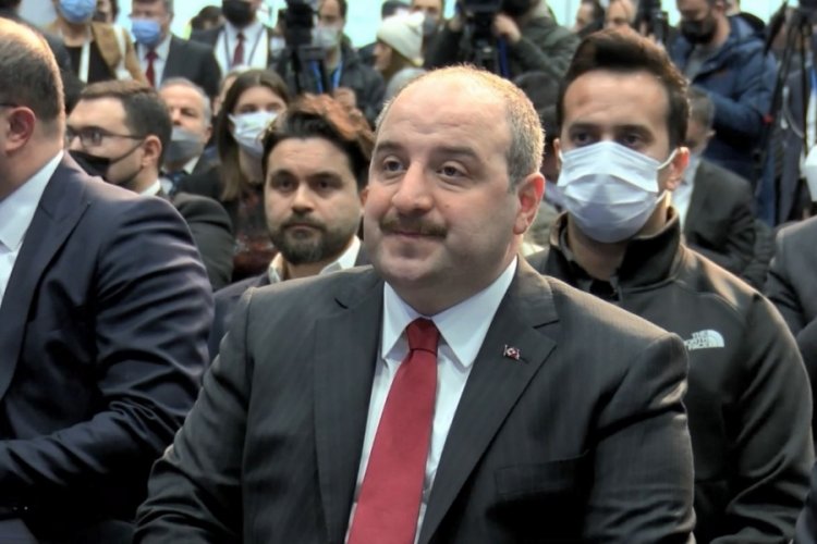 Mustafa Varank: Ger&ccedil;ek bir savaşla y&uuml;z y&uuml;zeyiz