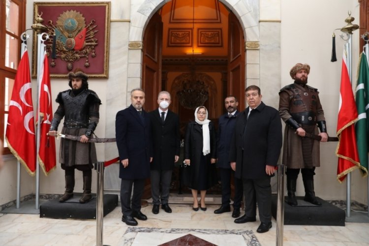 Başkan Şahin Bursa'nın d&ouml;n&uuml;ş&uuml;m&uuml;ne hayran kaldı