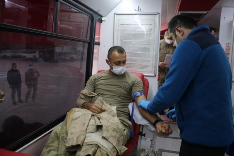 Kilis'te, Jandarmadan "İyi ki varsın kan dostum" kampanyasına destek