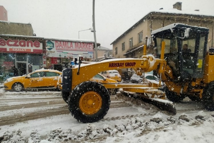 Van'da y&uuml;zlerce yerleşim yerine ulaşım yok