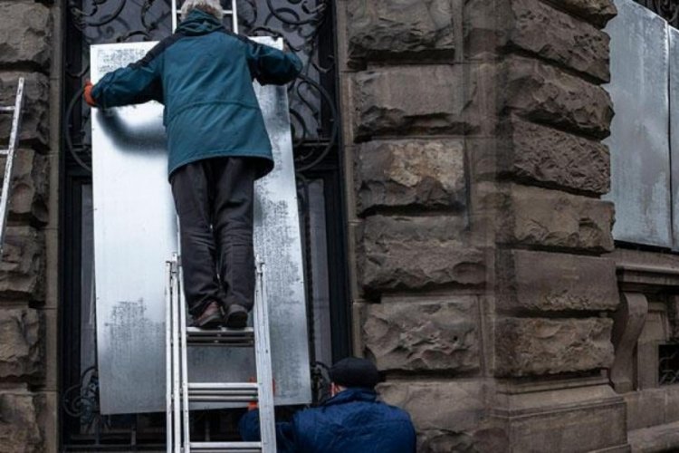 Ukrayna'daki Lviv M&uuml;zesi'ne metal plakalı &ouml;nlem