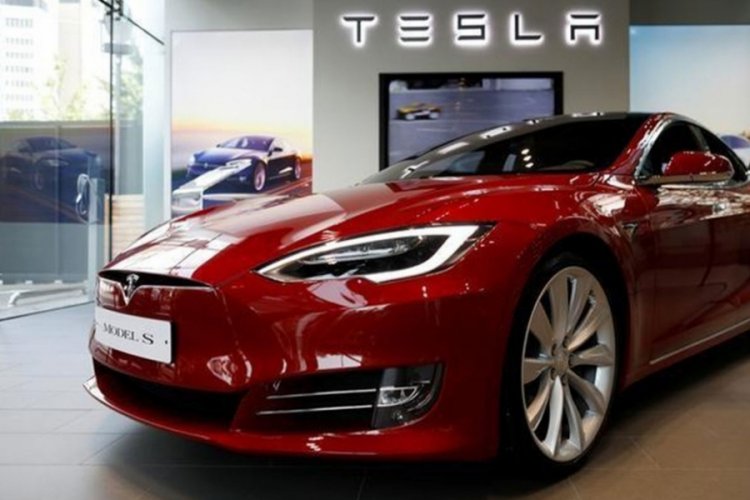 Tesla Almanya fabrikasına nihai onay