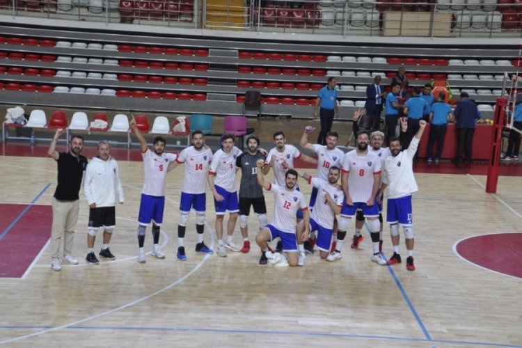 Karacabey Belediyespor her branşta y&uuml;kseliyor