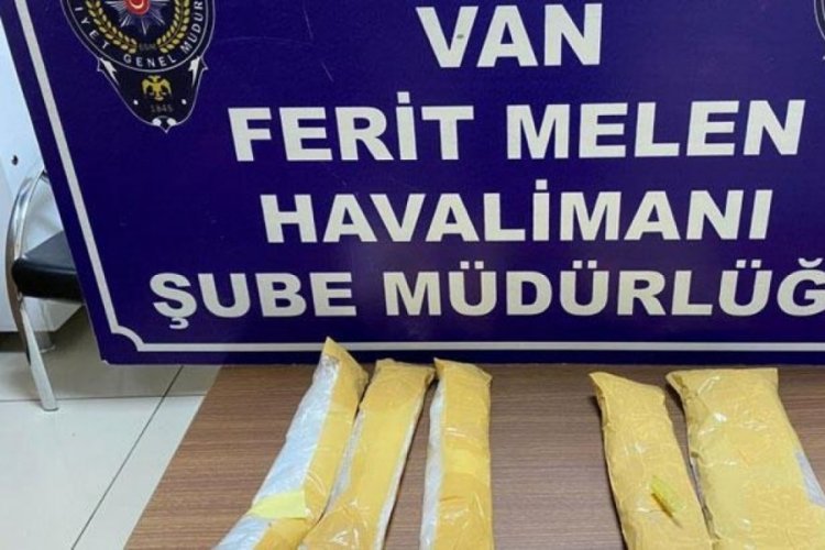 U&ccedil;ağa binerken karın ve kasık b&ouml;lgesinden uyuşturucu &ccedil;ıktı