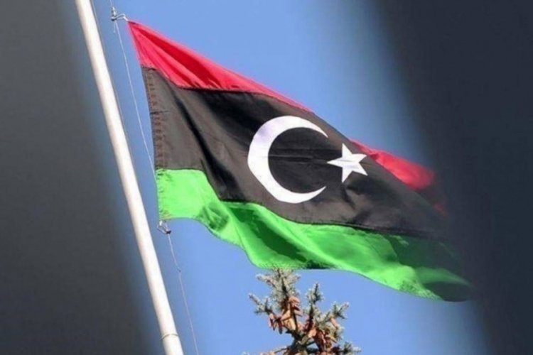 Libya'da hareketli gece! Y&uuml;zlerce kişi...