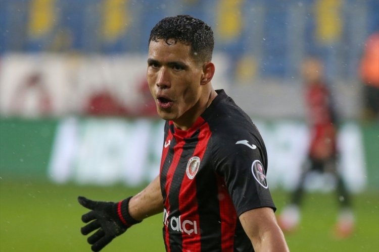 Sandro Lima  "Amacım performansımla takımımı yukarıya taşımak"
