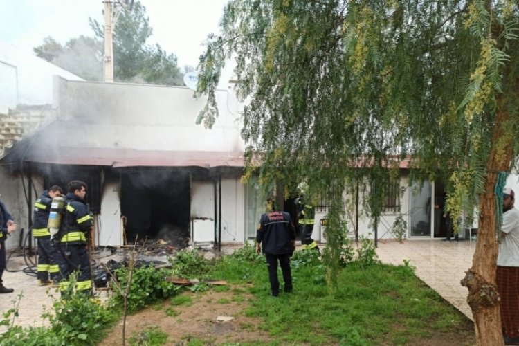 Bodrum'da yanan ev kullanılamaz hale geldi