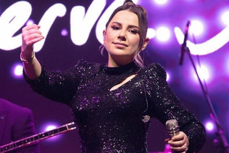 &Ouml;zbey, 'Bu gece eski sevgiliye mesaj atmayı serbest bırakıyorum' dedi