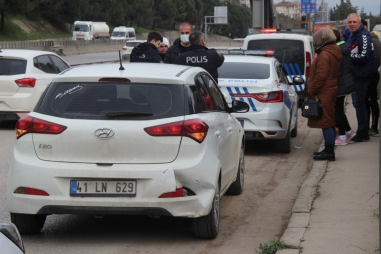 Zincirleme trafik kazasında 2 kişi yaralandı