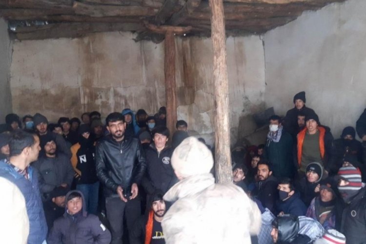 Afgan uyruklu 85 d&uuml;zensiz g&ouml;&ccedil;men yakalandı