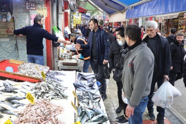 Balık tezgahlarının g&ouml;zdeleri onlar oldu