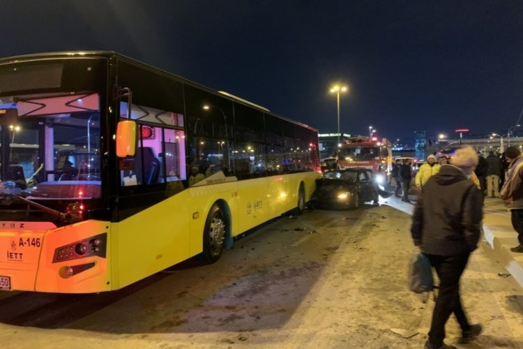 Ehliyetsiz s&uuml;r&uuml;c&uuml;n&uuml;n dehşeti 3 kişiye mal oldu