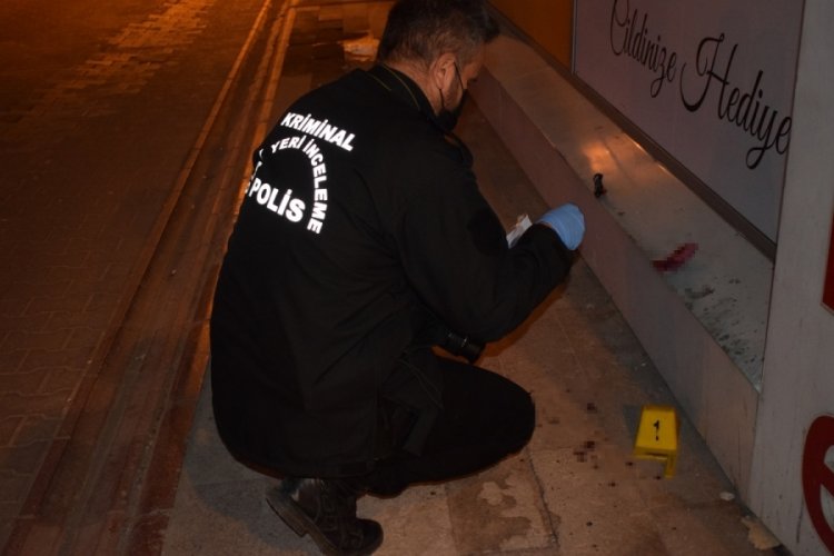 &Ouml;nce tehdit etti sonra bı&ccedil;akladı!