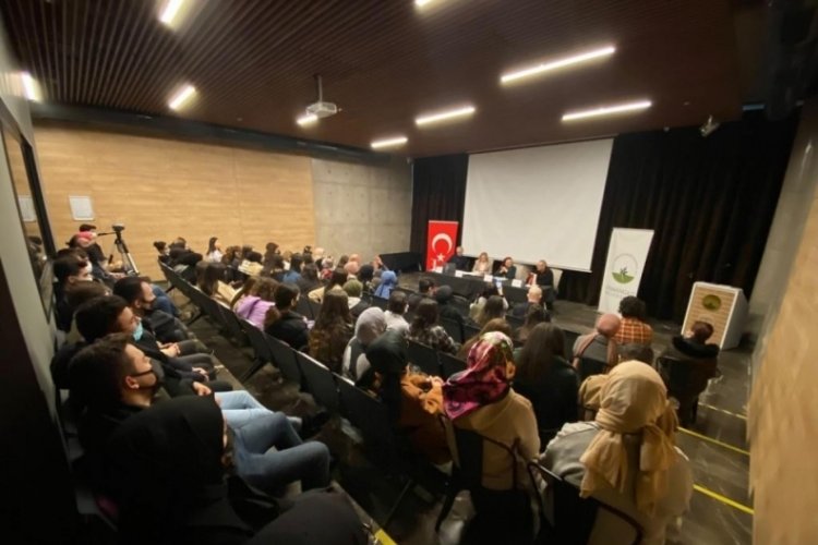 Bursa'da kalemden kameraya edebiyat-sinema ilişkileri paneli