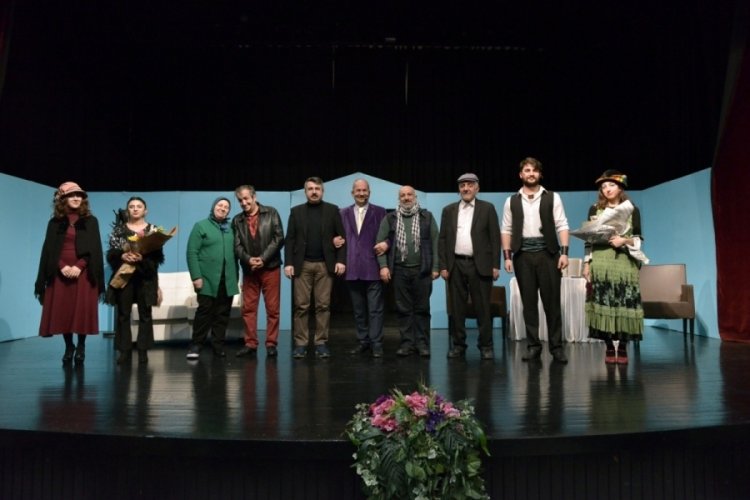 Bursa Yıldırımlılar tiyatroda buluştu