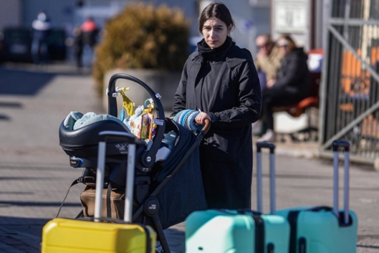 Fransa'dan 'm&uuml;lteciler arasında ayrımcılık' eleştirilerine yanıt