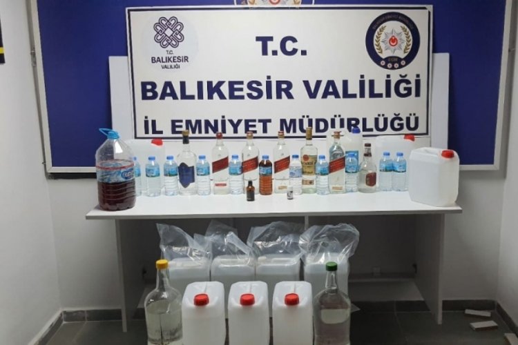 Balıkesir'de polisten ka&ccedil;ak alkol operasyonu