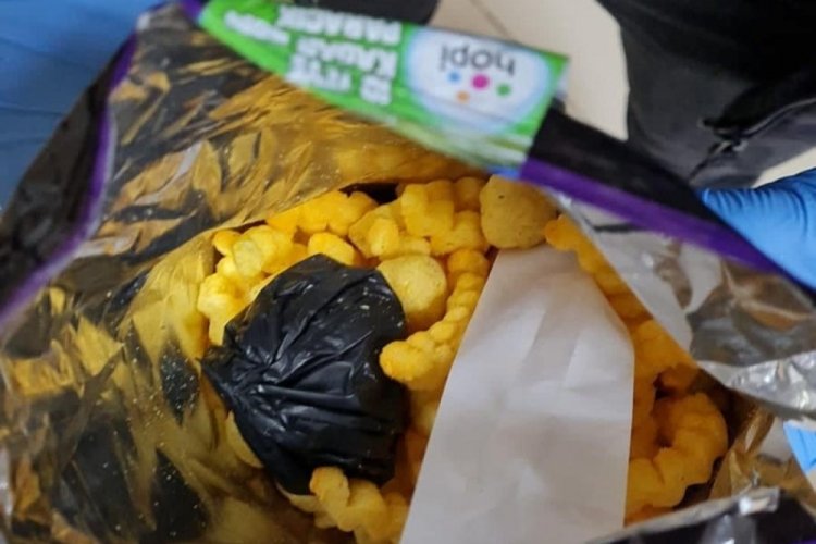 Kapalı cips paketinde zulalanmış uyuşturucu yakalandı