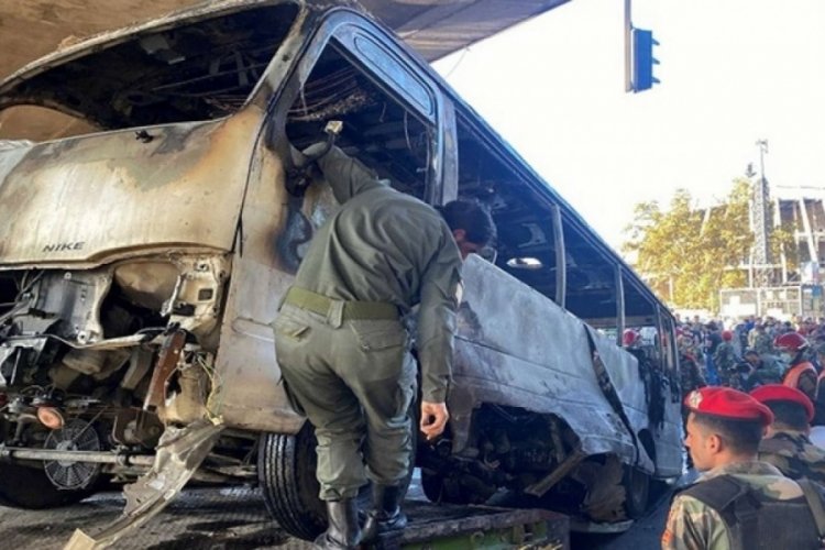 Suriye'de askerleri taşıyan otob&uuml;se saldırı: 13 &ouml;l&uuml;, 18 yaralı