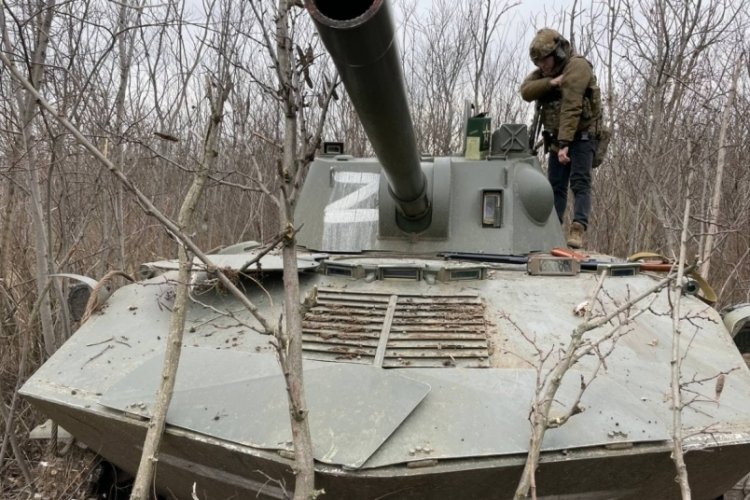 Ukrayna ordusu, Harkov'da Rus tankları ve zırhlı ara&ccedil;larını imha etti