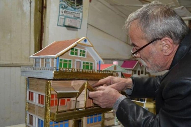 Atık malzemeleri sanat eserine d&ouml;n&uuml;şt&uuml;r&uuml;yor