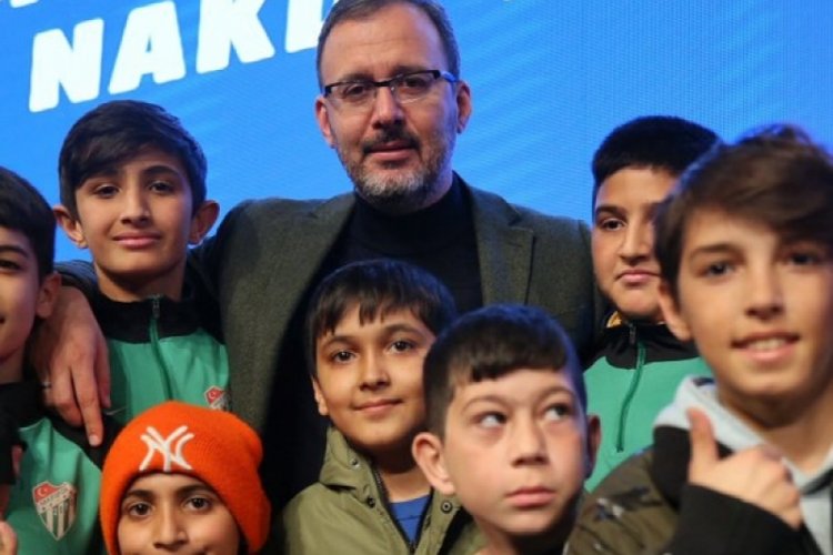 Bakan Kasapoğlu Bursa'nın sporcularıyla paylaşımda bulundu