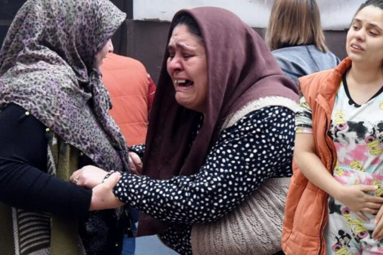 Antalya'da evlerinin yanmasını g&ouml;zyaşlarıyla izlediler