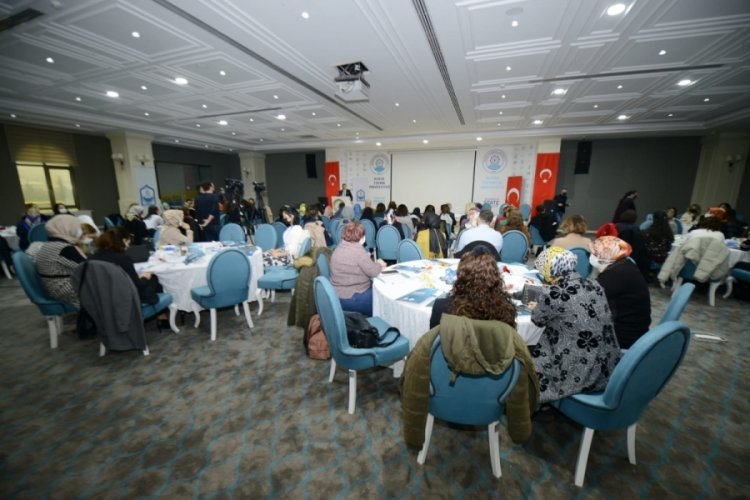 Bursa'da 'Modern D&ouml;nemde Kadın Sorunları ve &Ccedil;&ouml;z&uuml;m &Ouml;nerileri' &ccedil;alıştayı