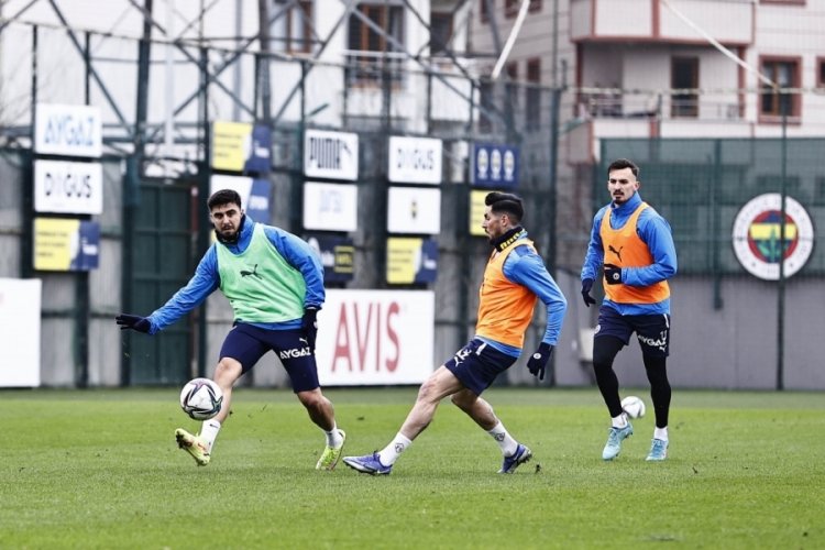 Fenerbah&ccedil;e ara vermeden Alanyaspor ma&ccedil;ı hazırlıklarına başladı