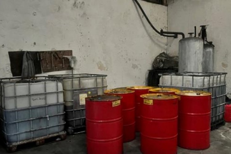 İstanbul'da yarım milyon değerinde ka&ccedil;ak mazot ele ge&ccedil;irildi