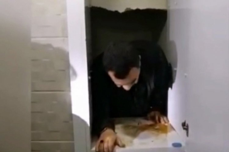 Polisin aradığı zanlı gizli b&ouml;lmede yakalandı