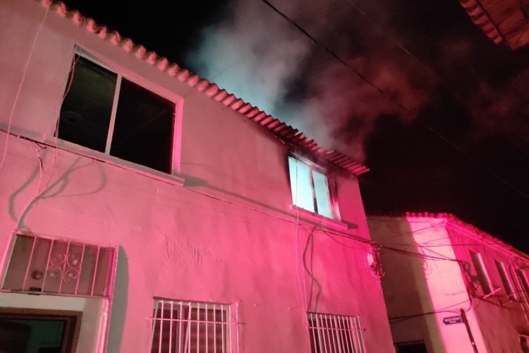 Eşi ile tartışan adam evi yaktı