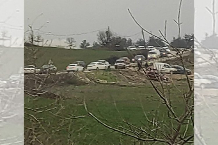 Bursa'da ara&ccedil; tarlaya u&ccedil;tu