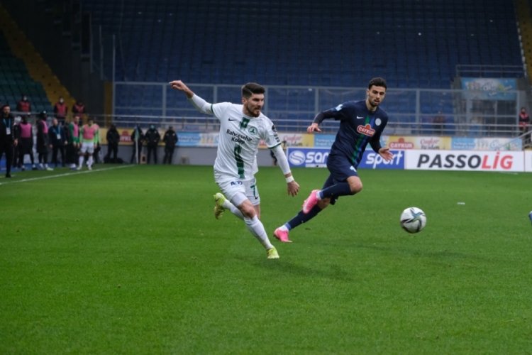 Giresunspor-Gaziantep FK ma&ccedil;ı kadın ve &ccedil;ocuklara &uuml;cretsiz