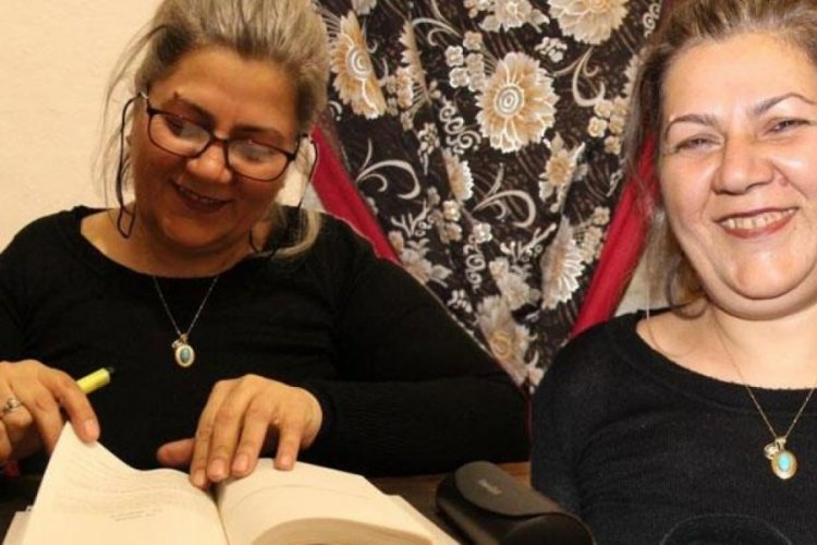 3 &ccedil;ocuğu ile birlikte okudu, &uuml;niversiteye hazırlanıyor