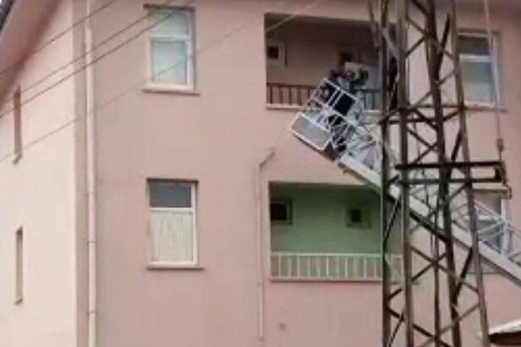 Diyarbakır'da yangın paniği! 1'i hamile 4 kişi kurtarıldı