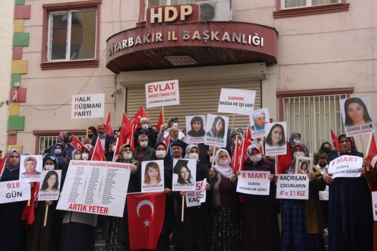 Kızı Bursa'dan ka&ccedil;ırılan anne: Hangi y&uuml;zle kutluyorsunuz?