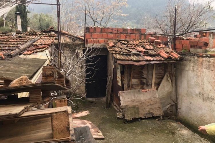 Manisa'da karbonmonoksit zehirlenmesi, 4 kişi hastaneye kaldırıldı
