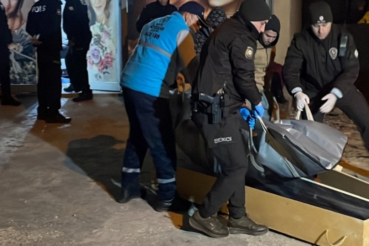 Boşanma aşamasındaki eşini iş yerinde vahşice katletti