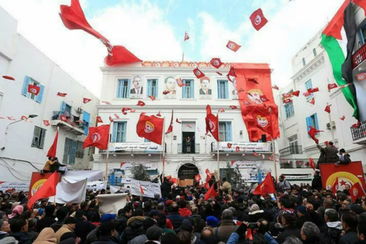 Tunus'ta Dışişleri'nden Sorumlu Devlet Bakanı istifa etti