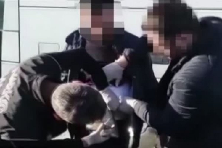 Otob&uuml;ste 8 kilo uyuşturucuyla yakalandı!