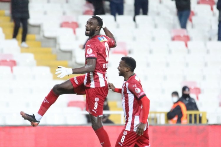 Sivasspor'dan Mustapha Yatabare a&ccedil;ıklaması