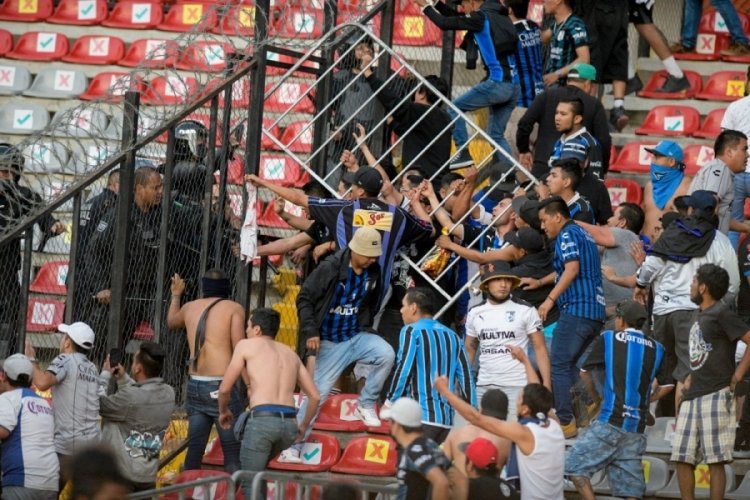 Queretaro Kul&uuml;b&uuml; bir yıl seyircisiz oynama cezası aldı