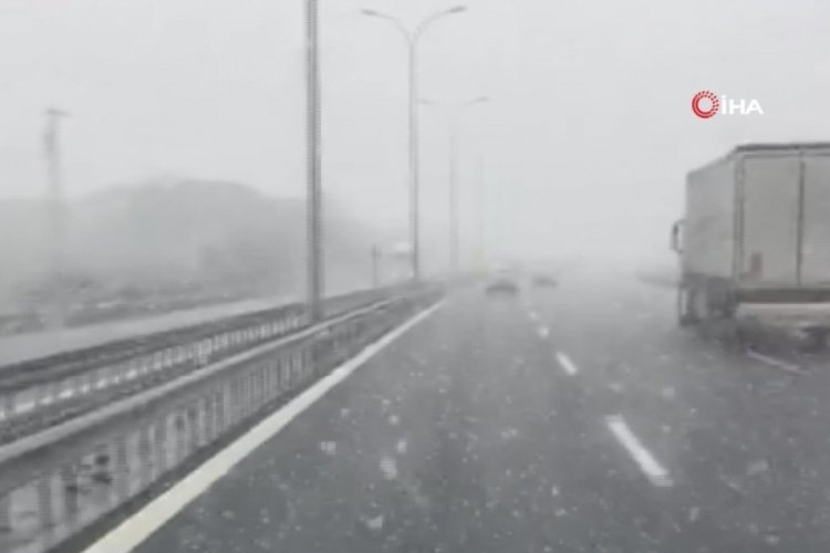 İstanbul Havalimanı D20 Karayolu beyaza b&uuml;r&uuml;nd&uuml;