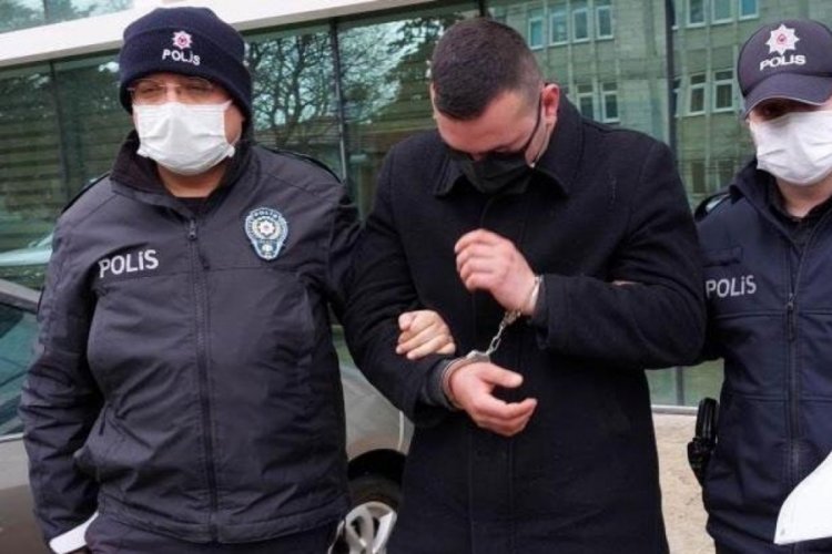 350 lira i&ccedil;in kapısına bı&ccedil;akla dayanıp tehdit etti