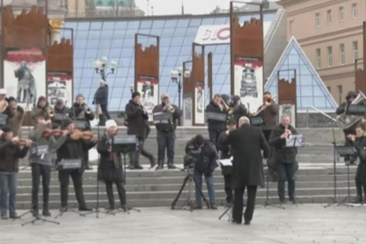 Kiev Klasik Orkestrası Bağımsızlık Meydanı'nda konser verdi