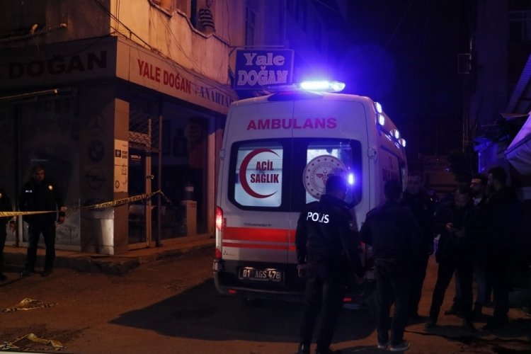 Sokakta tabancayla vurulmuş halde bulunan kişi &ouml;ld&uuml;