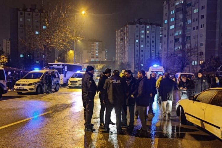 Sinir krizi ge&ccedil;iren şahıs evini ateşe verdi