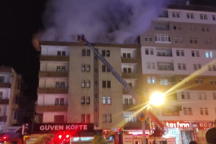 Trabzon'da &ccedil;atı yangını korkuttu